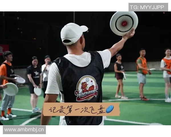 深圳飞盘队在全国飞盘速度排行榜中荣获第六名展现出强劲实力与团队合作精神